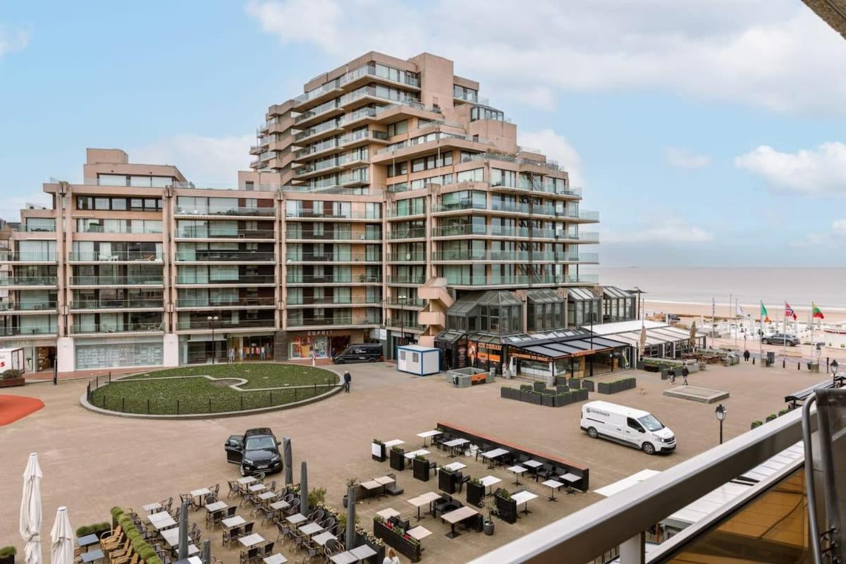 Modern Apartment In Centre Of Knokke Esterno foto